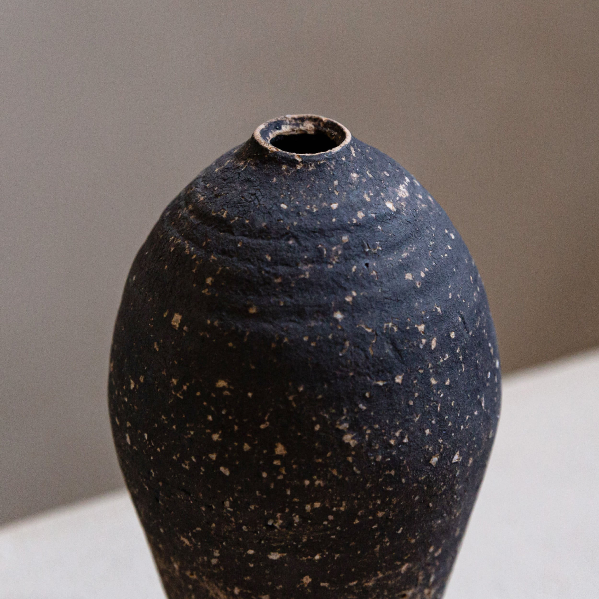 Oval vase S